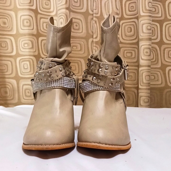 Western Glam Ankle Boots - Picture 7 of 11